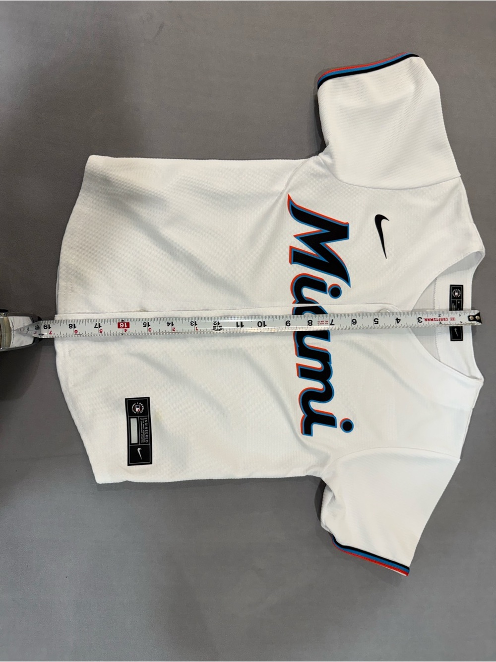 Nike Miami Marlins Officially Licensed MLB Baseball Jersey White Size 5/6‎ boys - Picture 5 of 6